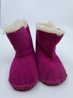 UGG Baby Classic Boots Pink Sheepskin Suede Infant Size 2 EU 18